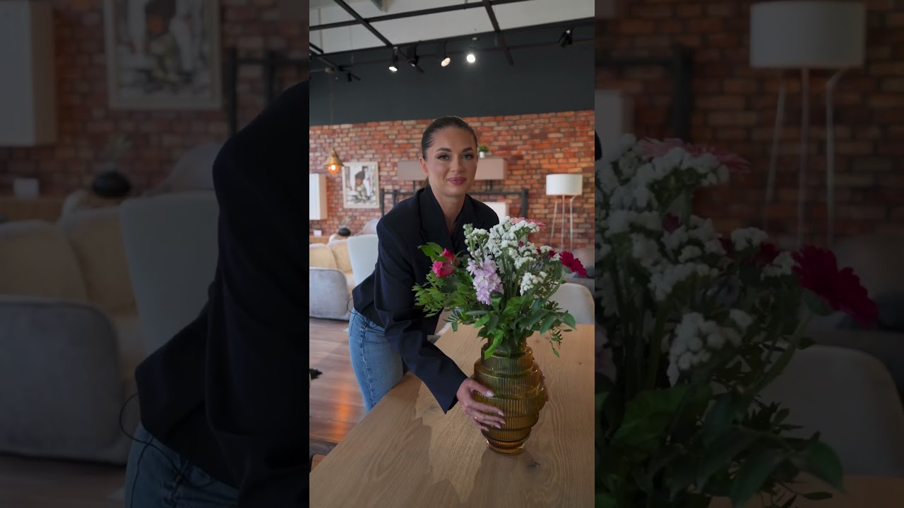 video MjkvBScrOCU.jpg