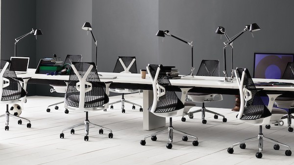 Ergonomiczny stylowy fotel Herman Miller